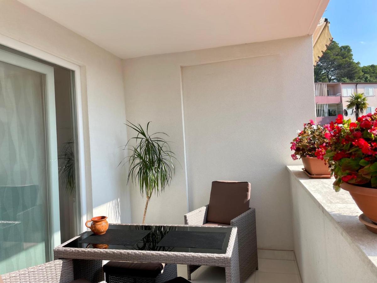 Apartments Bloom Near The Beach ポレッチ エクステリア 写真