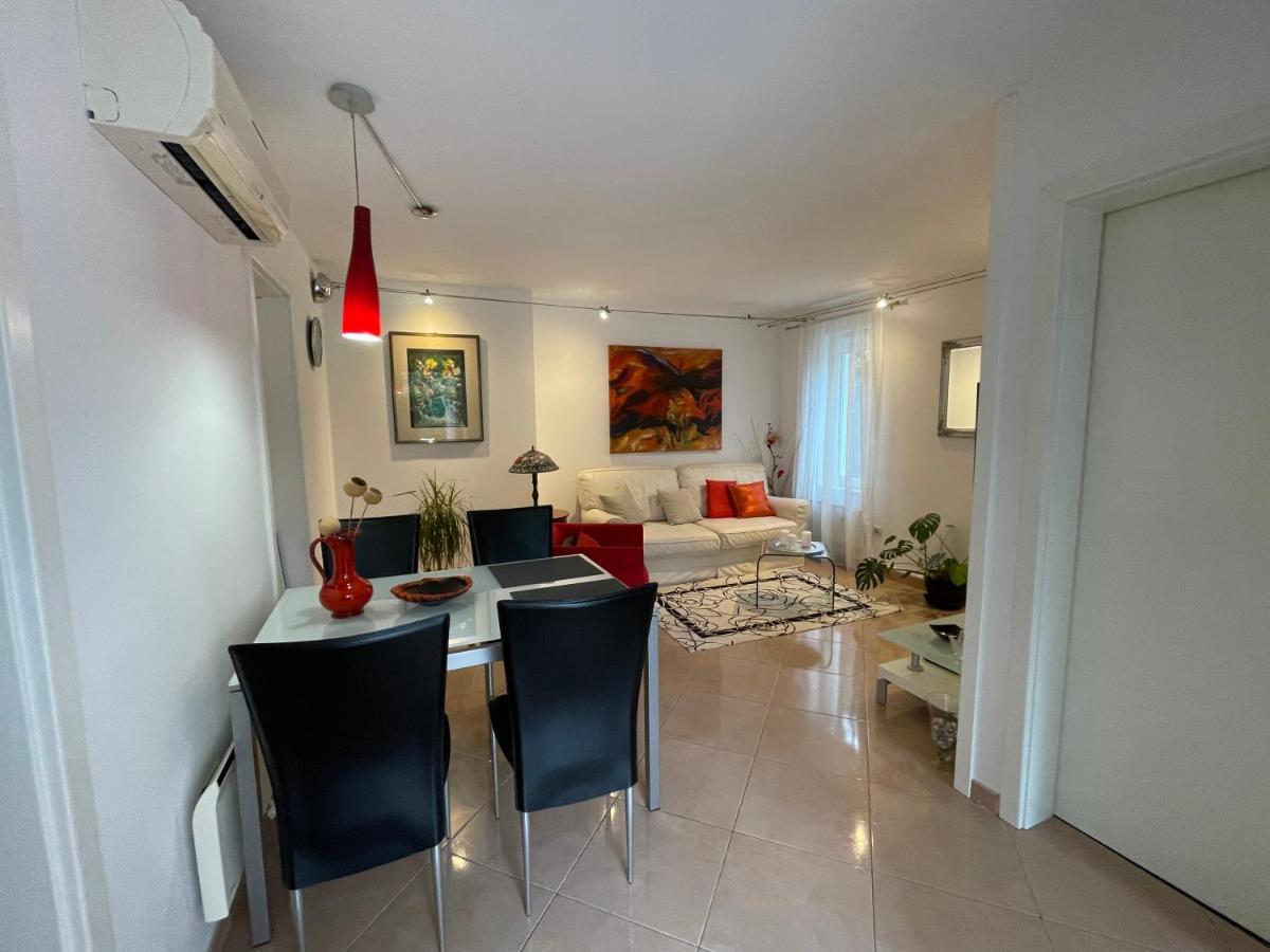 Apartments Bloom Near The Beach ポレッチ エクステリア 写真