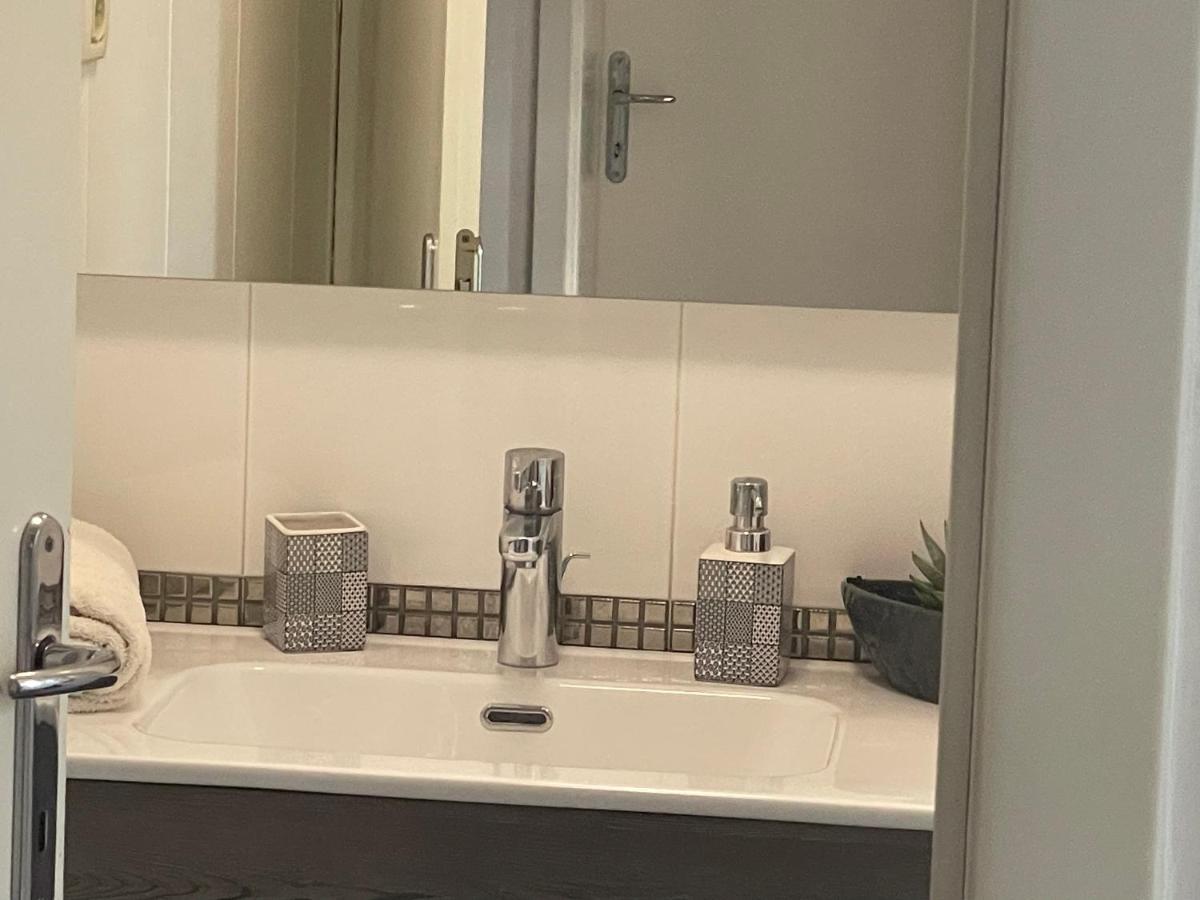 Apartments Bloom Near The Beach ポレッチ エクステリア 写真