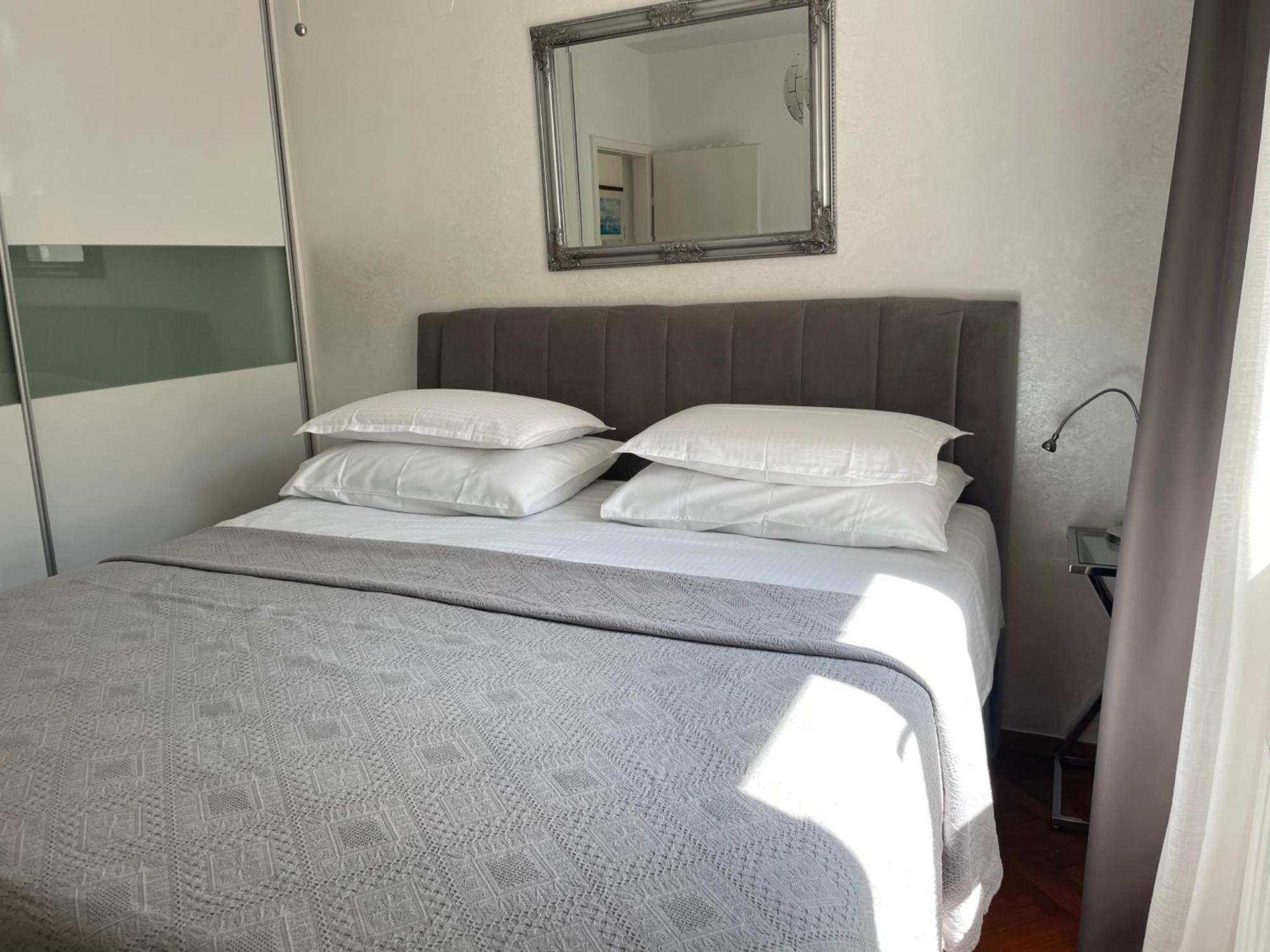Apartments Bloom Near The Beach ポレッチ エクステリア 写真