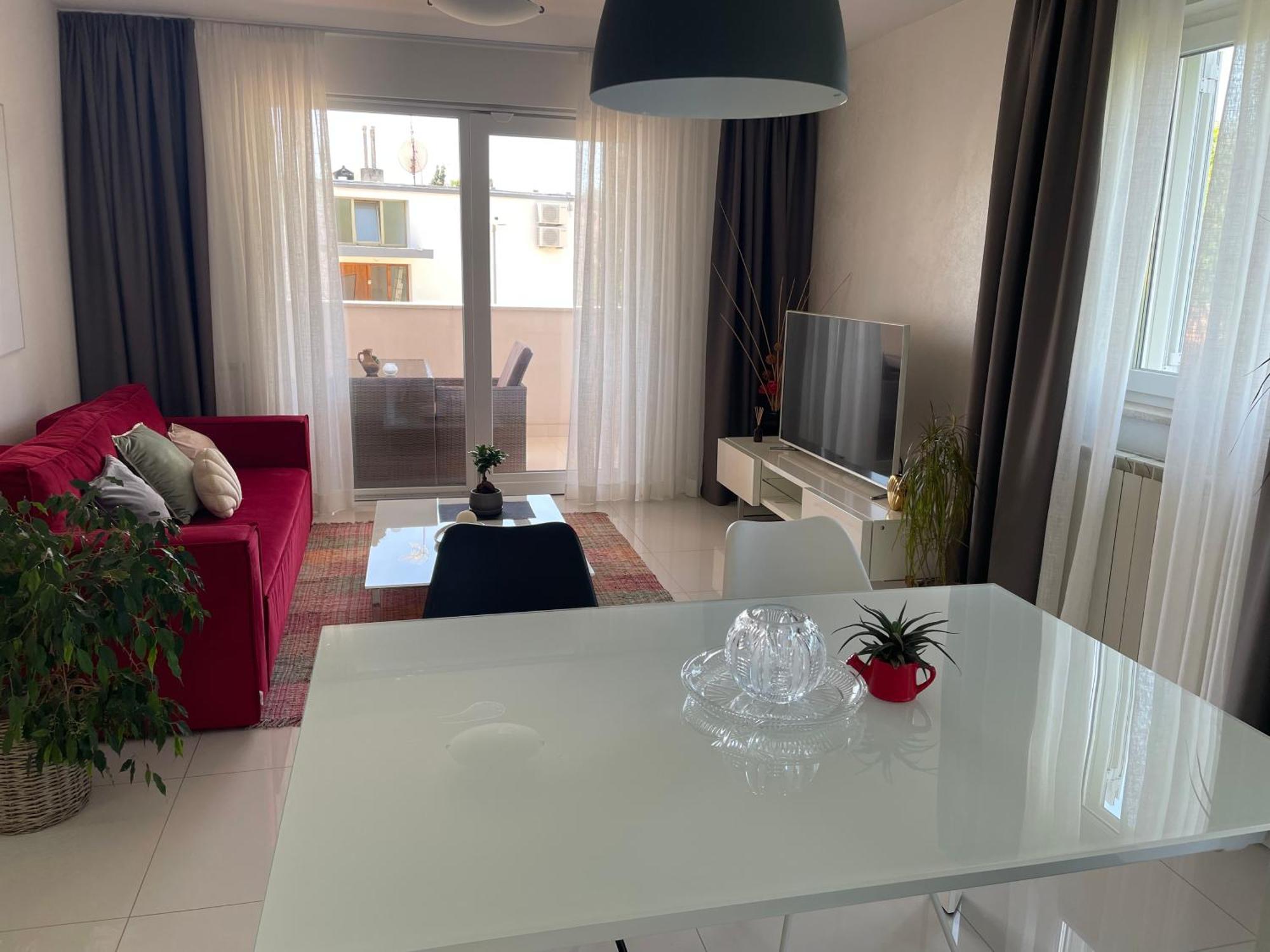 Apartments Bloom Near The Beach ポレッチ エクステリア 写真
