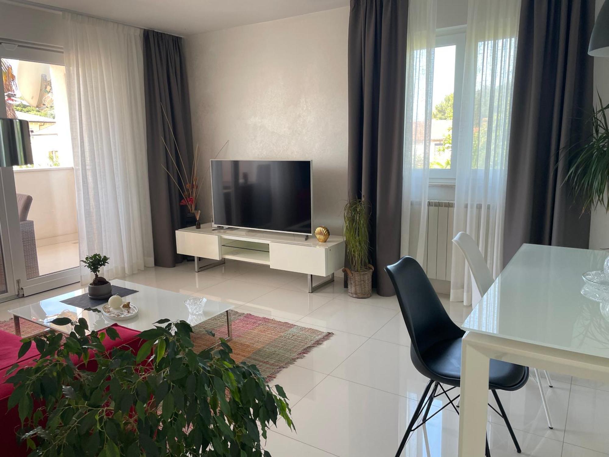 Apartments Bloom Near The Beach ポレッチ エクステリア 写真
